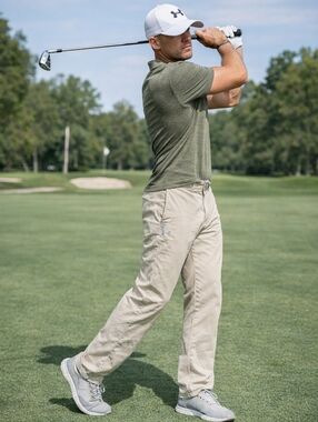 Under Armour Match Play Men's Golf Pants Tan chinos Size 38x32